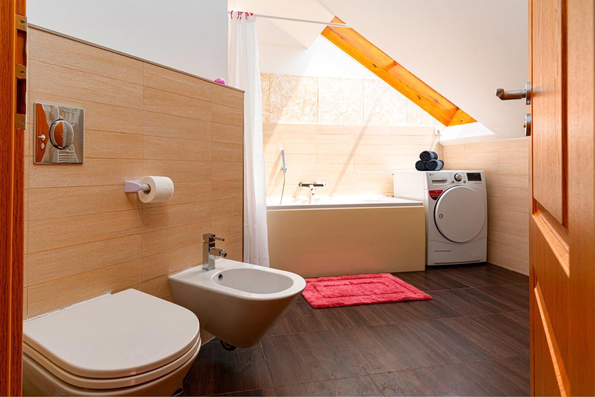 Golden River Apartmán